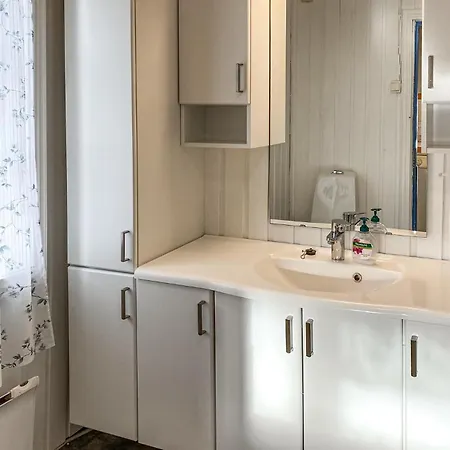 3 Bedroom Amazing In Smola