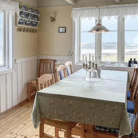 Дом отдыха 3 Bedroom Amazing In