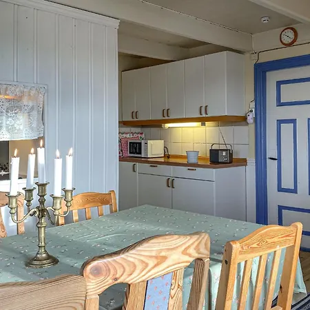 3 Bedroom Amazing In Smola